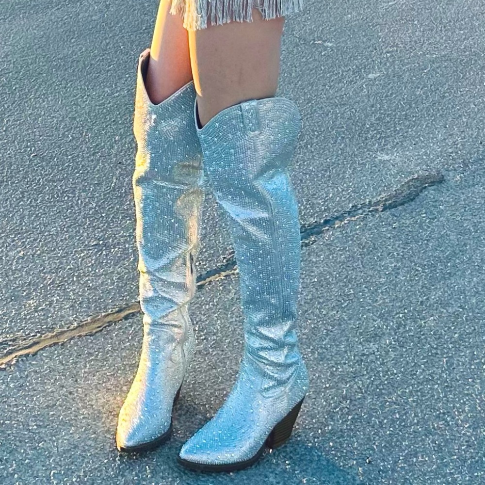 silver rhinestone cowboy boots size 7💖